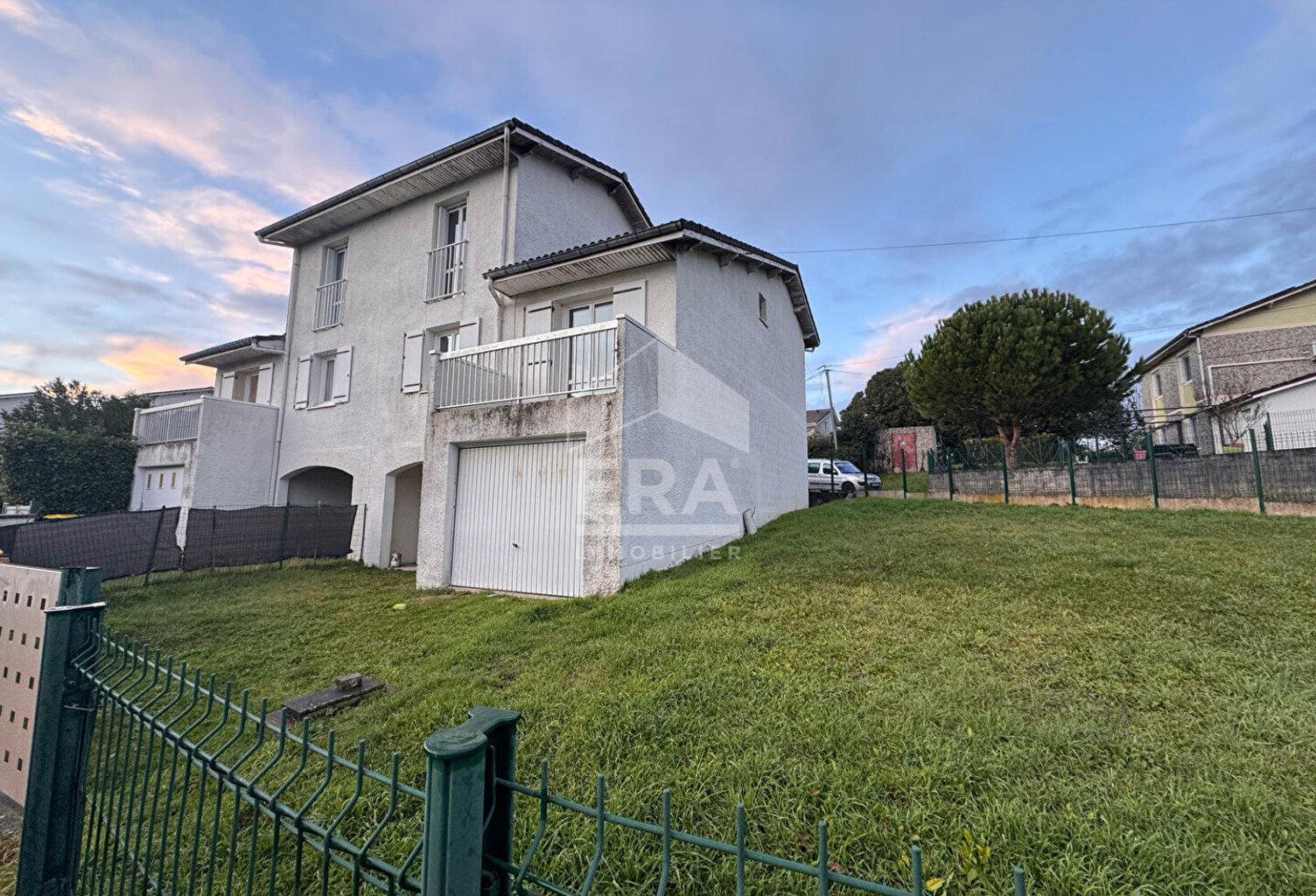 Maison à vendre à Blaye - 4 pièces, 3 chambres, garage — photo 1