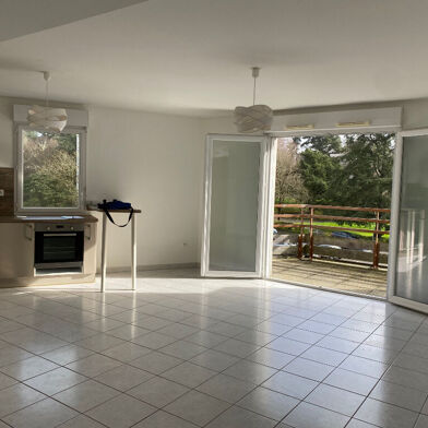 Appartement 3 pièces 824 €