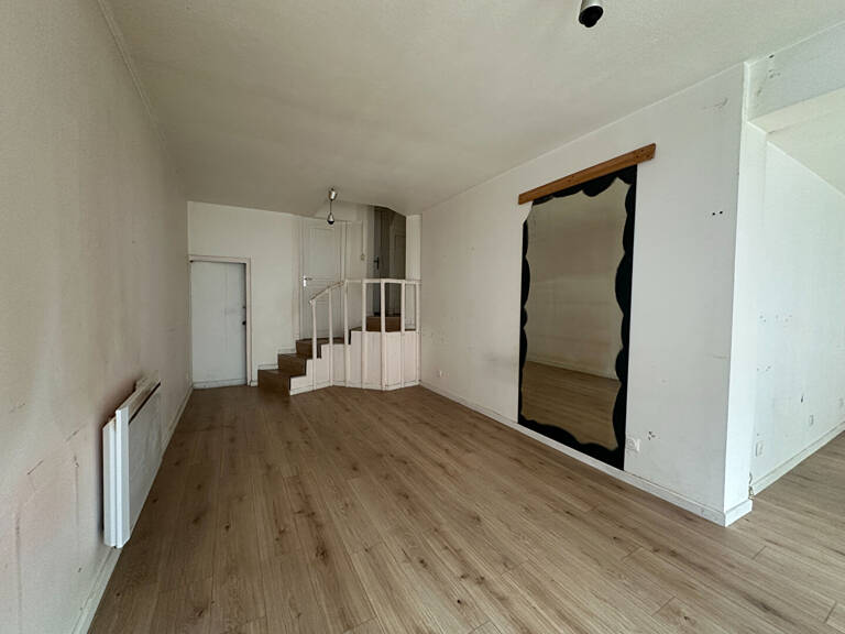 Local commercial — photo 1