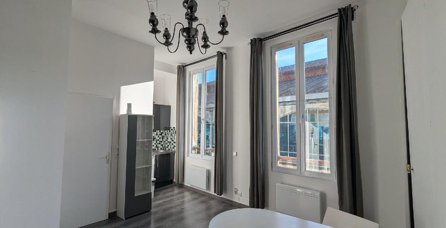 Location appartement 1 pièce 24 m² à Cognac (16100) — photo 1