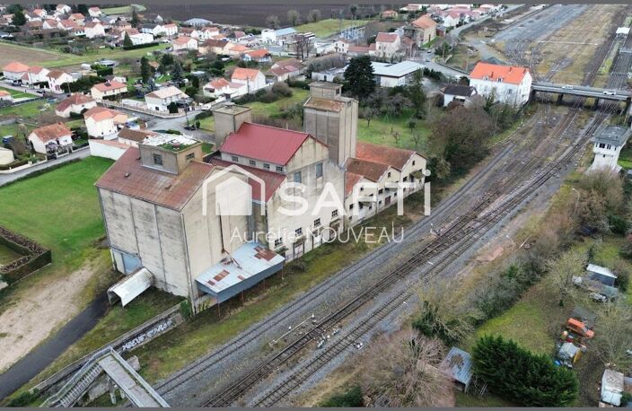 Bâtiment de 2000m² sur 5000m² de terrain constructible — photo 2