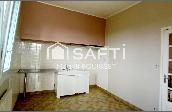 Maison T5 de 140m², 4 chambres, balcon traversant et vue dégagée, un garage de plus de 35m², jardin de 1100m². Devis sont disponibles. — photo 5
