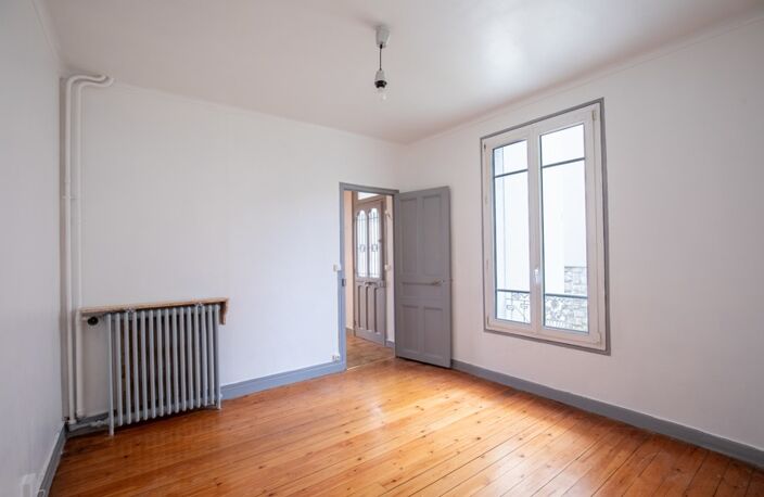Maison en pierre de 4 pièces principales — photo 2