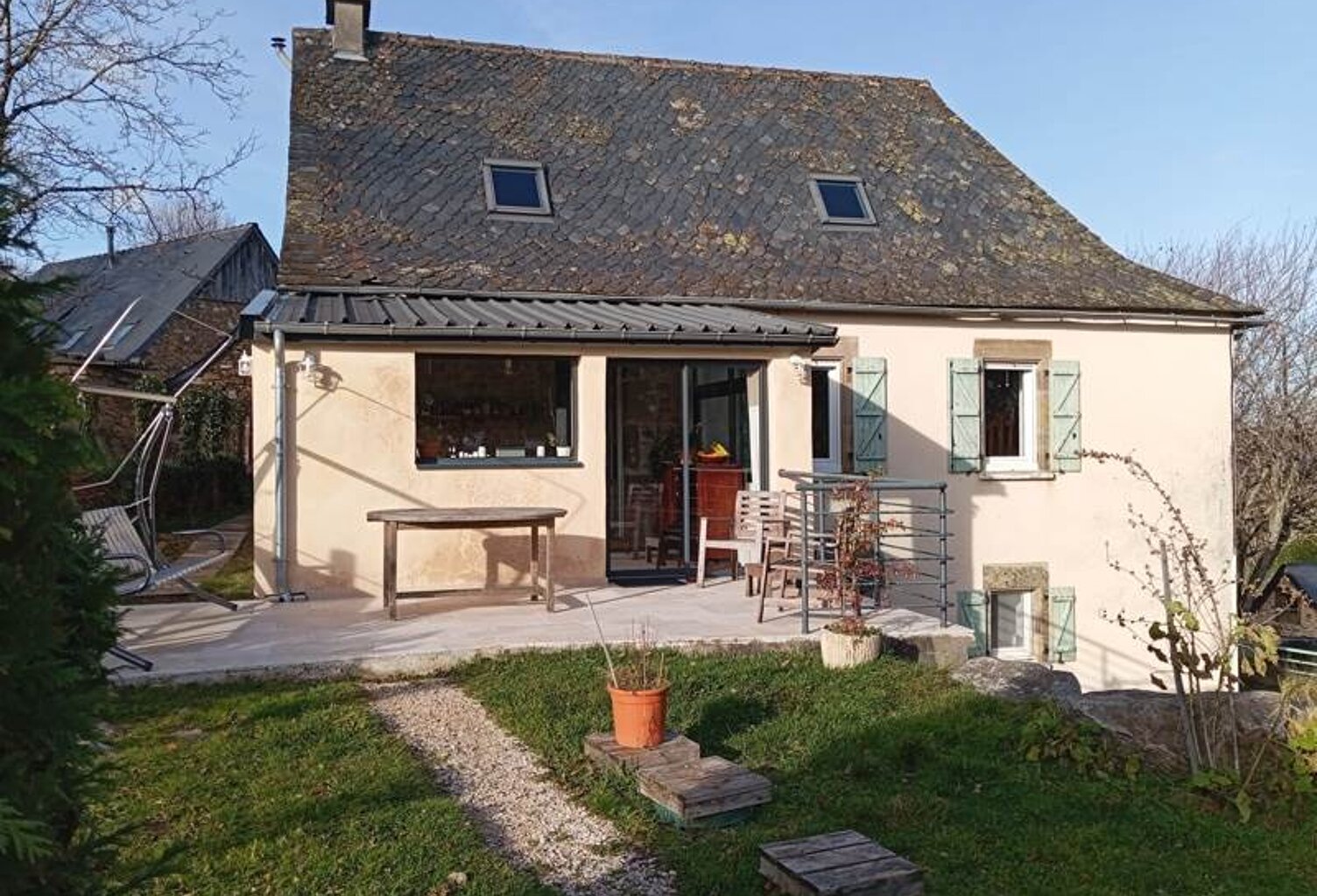 Maison en pierre de 5 pièces principales — photo 1