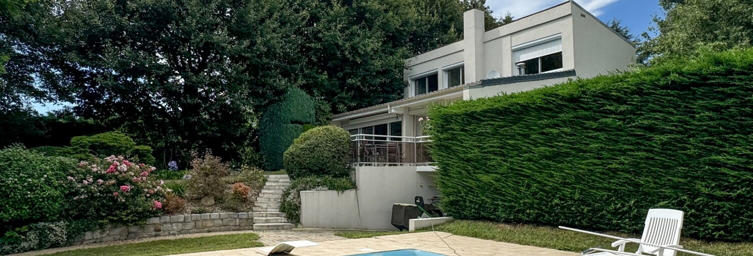 Maison 7 Pièces 120 m² à vendre à La Ville-du-Bois (91620)