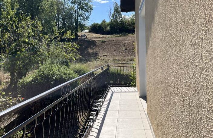 Vente maison 7 pièces 157 m² Villefranche-de-Rouergue (12200) — photo 2