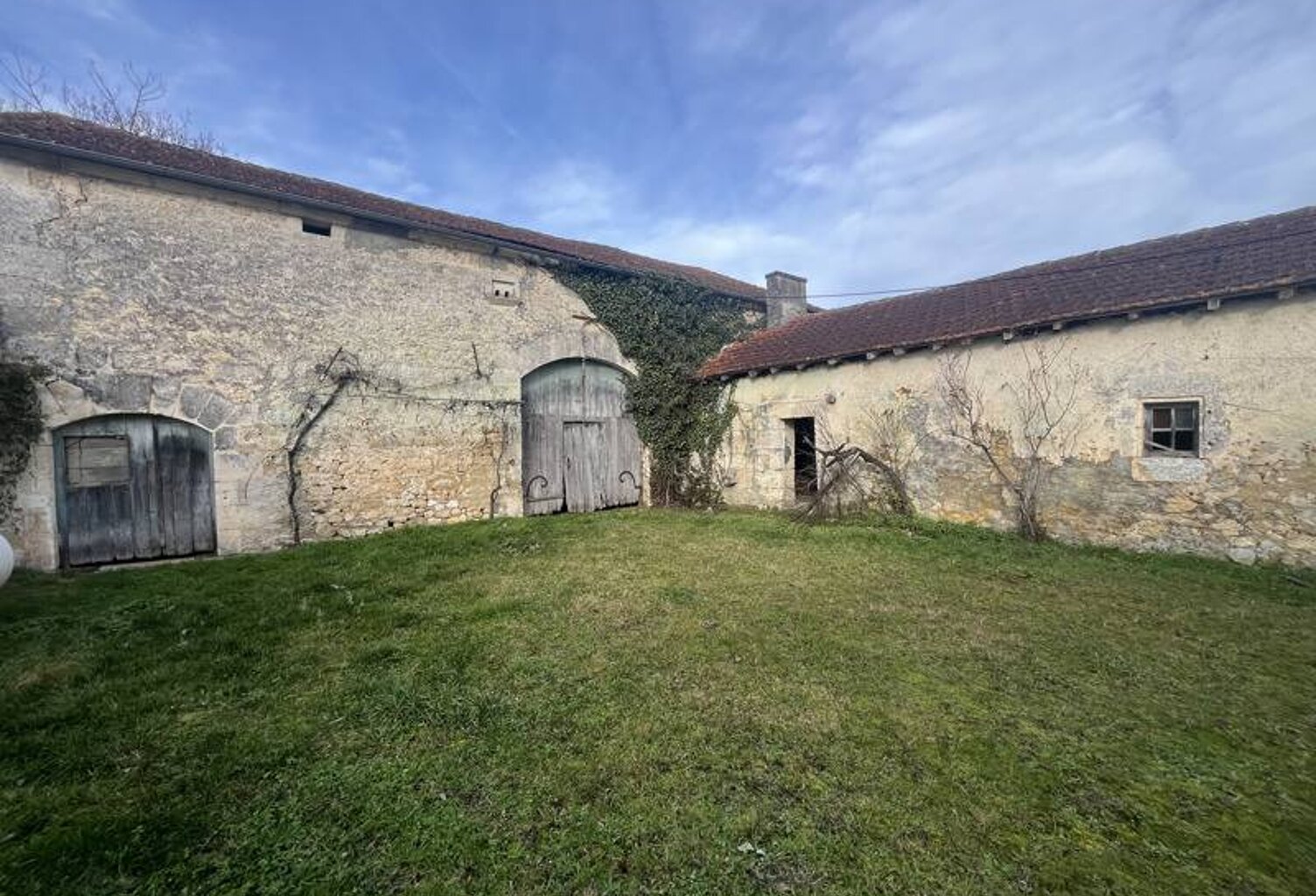 Grange de 1 pièces principales — photo 1
