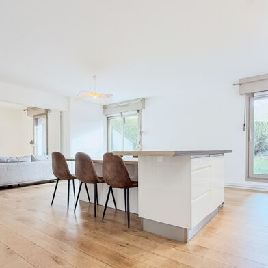 Appartement 3 pièces 275000 €