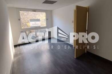 Bureau  1780 €