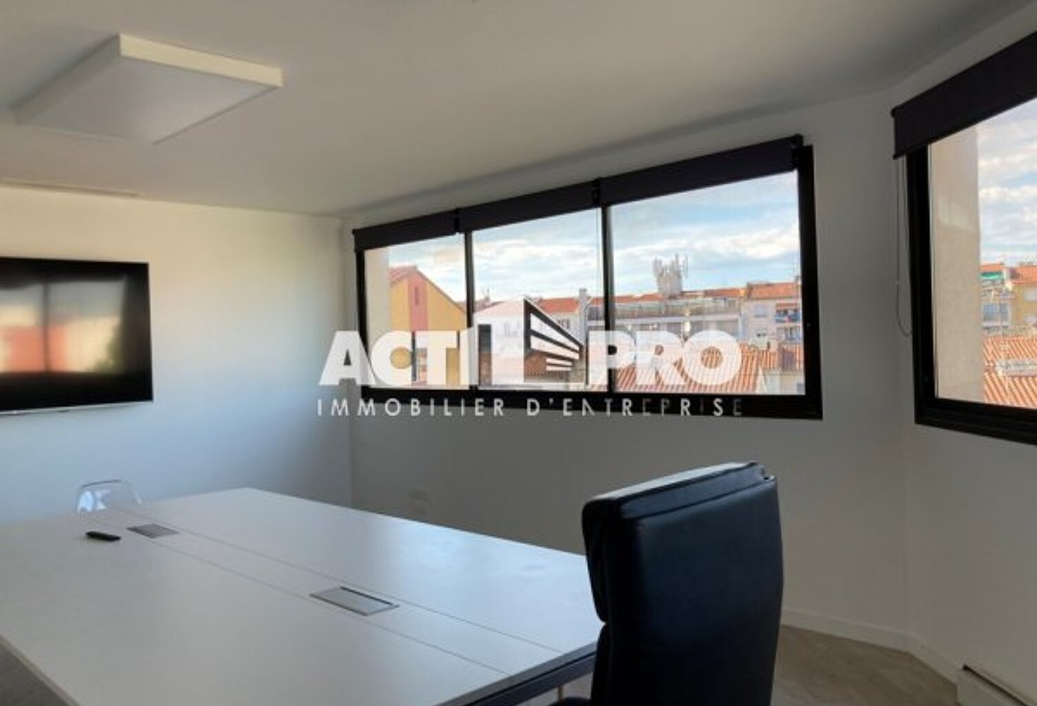 Bureaux à louer — photo 1