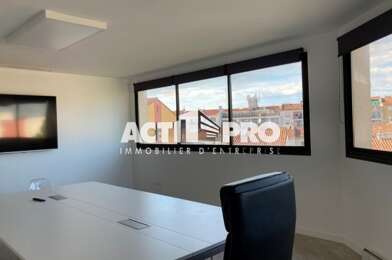 Bureau  1360 €