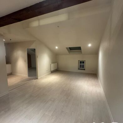 Appartement 3 pièces 700 €