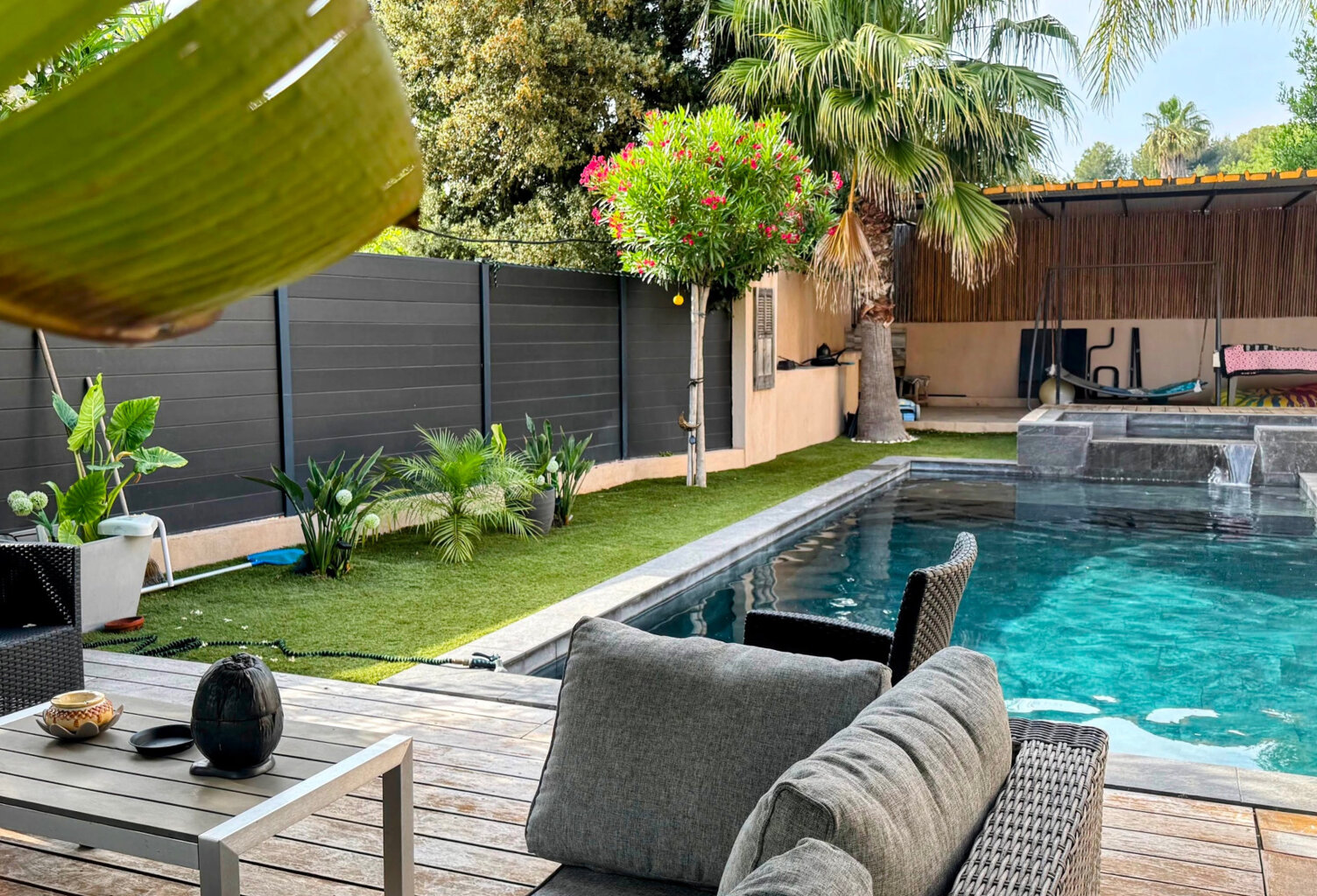 A vendre villa 7 pièces d'environ 200 m2 avec piscine au calme — photo 1