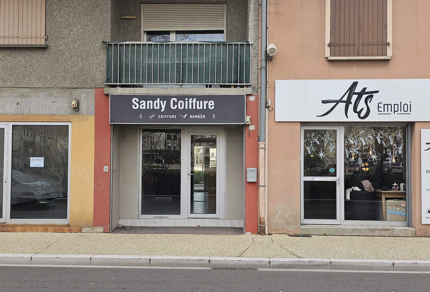 Local commercial 30m2 sur le Péage de Roussillon — photo 1