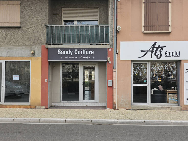 Local commercial 30m2 sur le Péage de Roussillon — photo 1