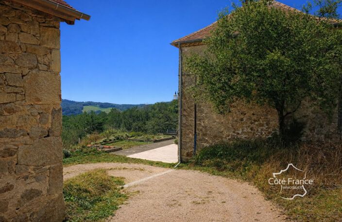 Domaine écologique unique avec deux habitations, dépendances — photo 2