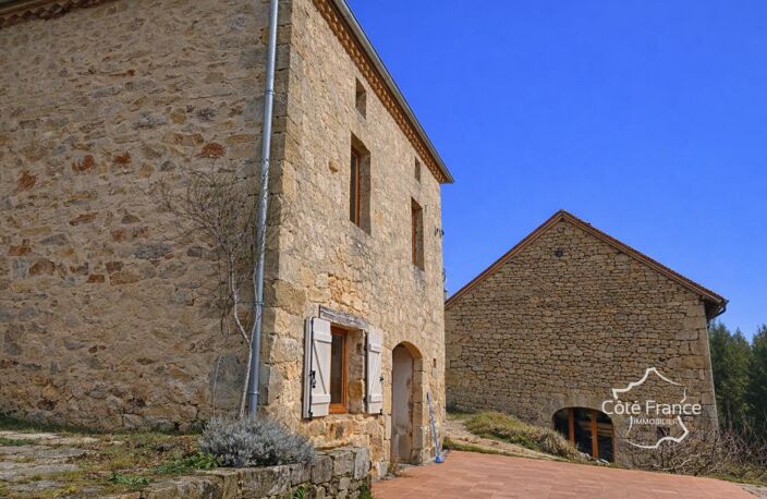 Domaine écologique unique avec deux habitations, dépendances — photo 3