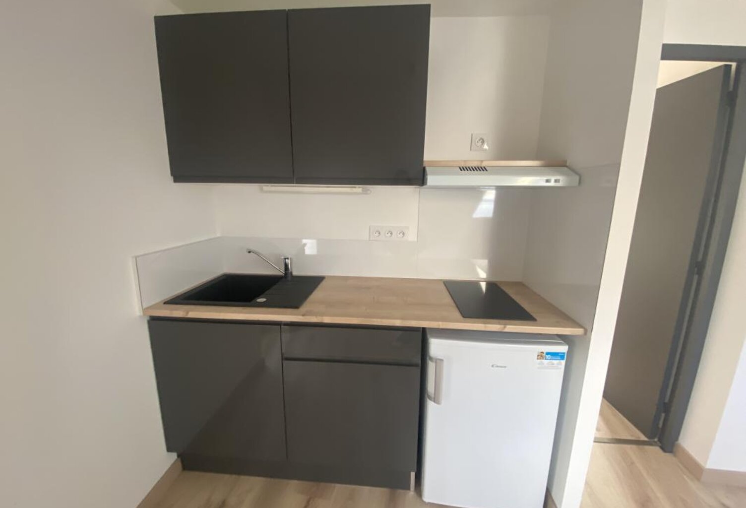 LOCATION APPARTEMENT T1 BIS A RODEZ SANS FRAIS D'AGENCE — photo 1