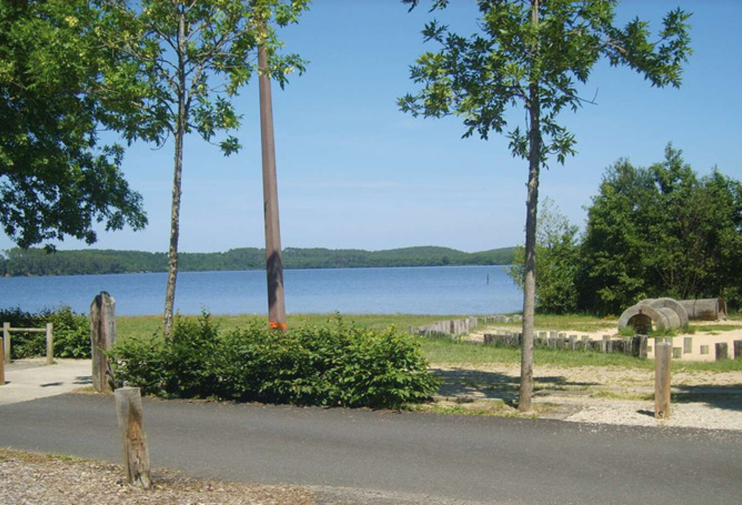 A SAISIR  TERRAIN de 636,00 m²  VIABILISE à AUREILHAN (40) — photo 1
