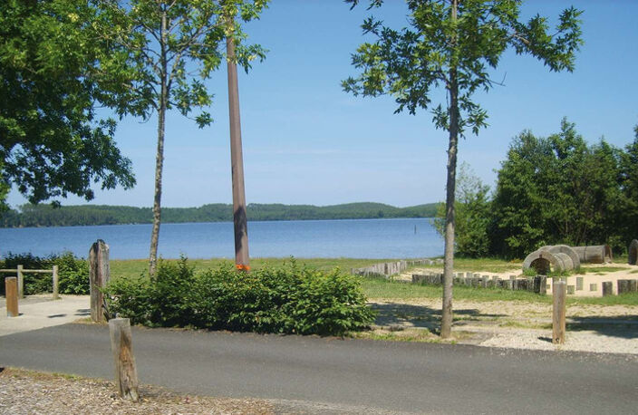 TRES BELLE OPPORTUNITE TERRAIN VIABILISE de 555,00 m² AUREILHAN (40) — photo 2