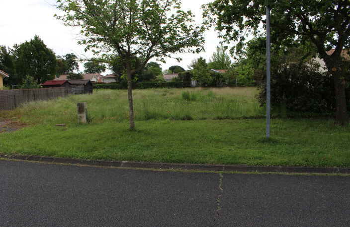 TRES BELLE OPPORTUNITE TERRAIN VIABILISE de 555,00 m² AUREILHAN (40) — photo 4