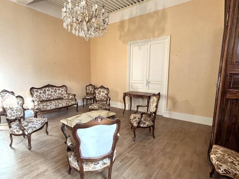 Appartement de 255m² à rénover au centre ville d'AUBENAS potentiel exceptionnel — photo 1