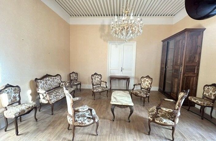 Appartement de 255m² à rénover au centre ville d'AUBENAS potentiel exceptionnel — photo 4