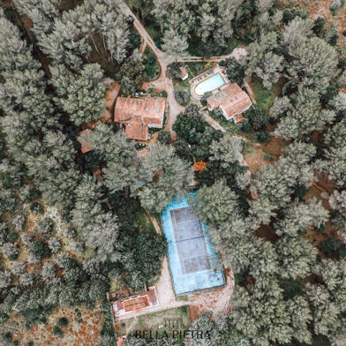 Maison 15 pièces 2100000 €