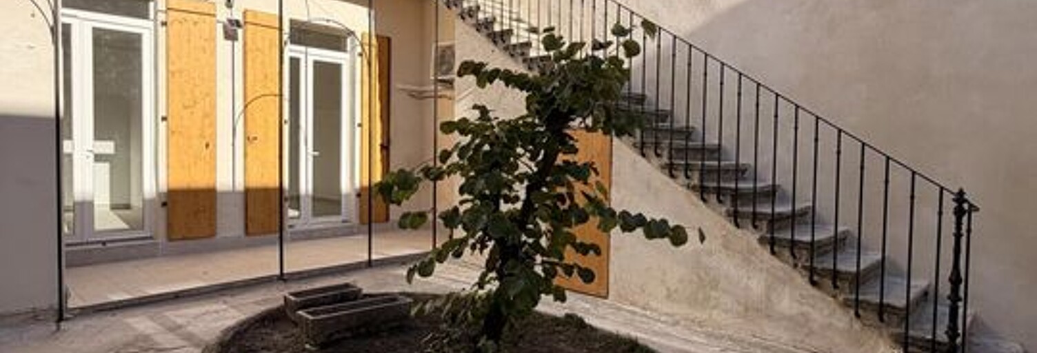 Immeuble  102 m² à vendre à Nîmes (30000)