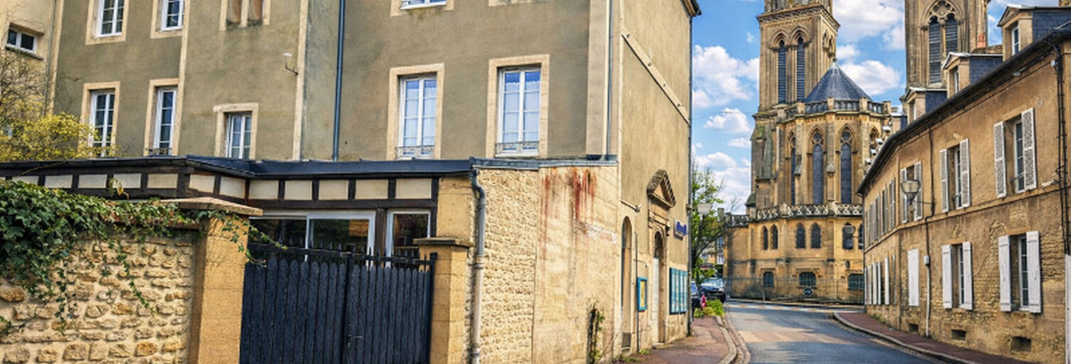 Immeuble   m² à vendre à Douvres-la-Délivrande (14440)