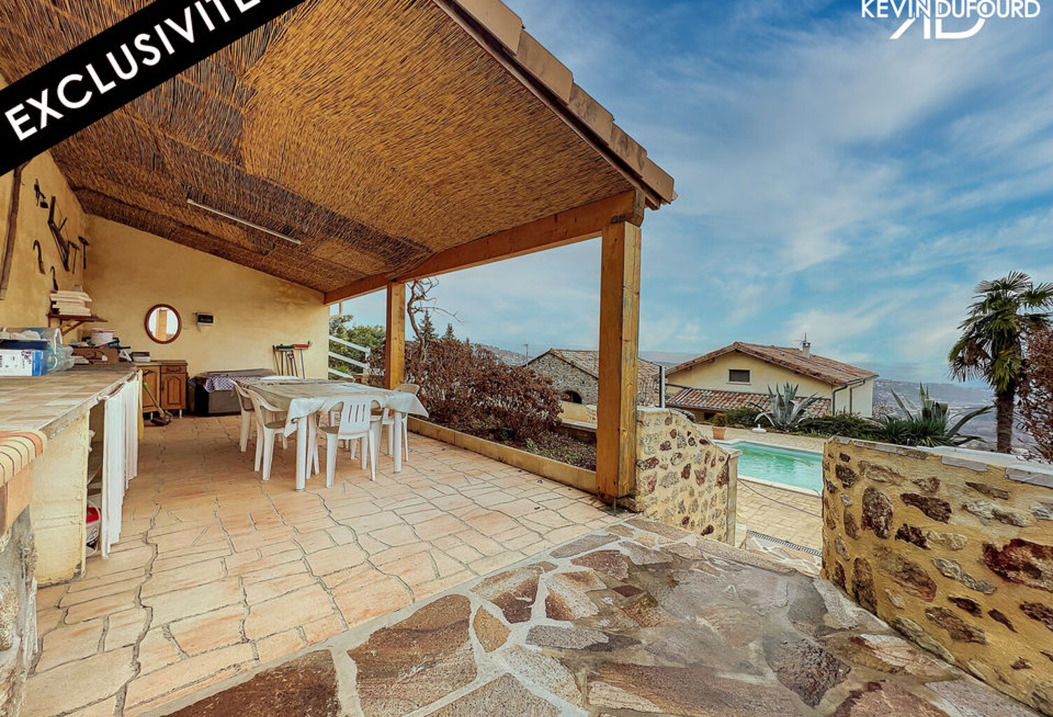 Maison de 200m² sur un terrain de 2357m² à VALS LES BAINS — photo 1