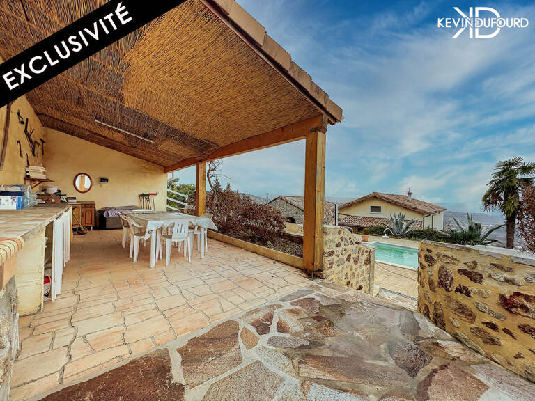 Maison de 200m² sur un terrain de 2357m² à VALS LES BAINS — photo 1
