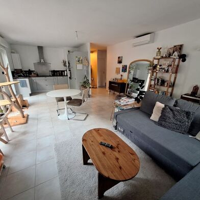 Appartement 3 pièces 840 €