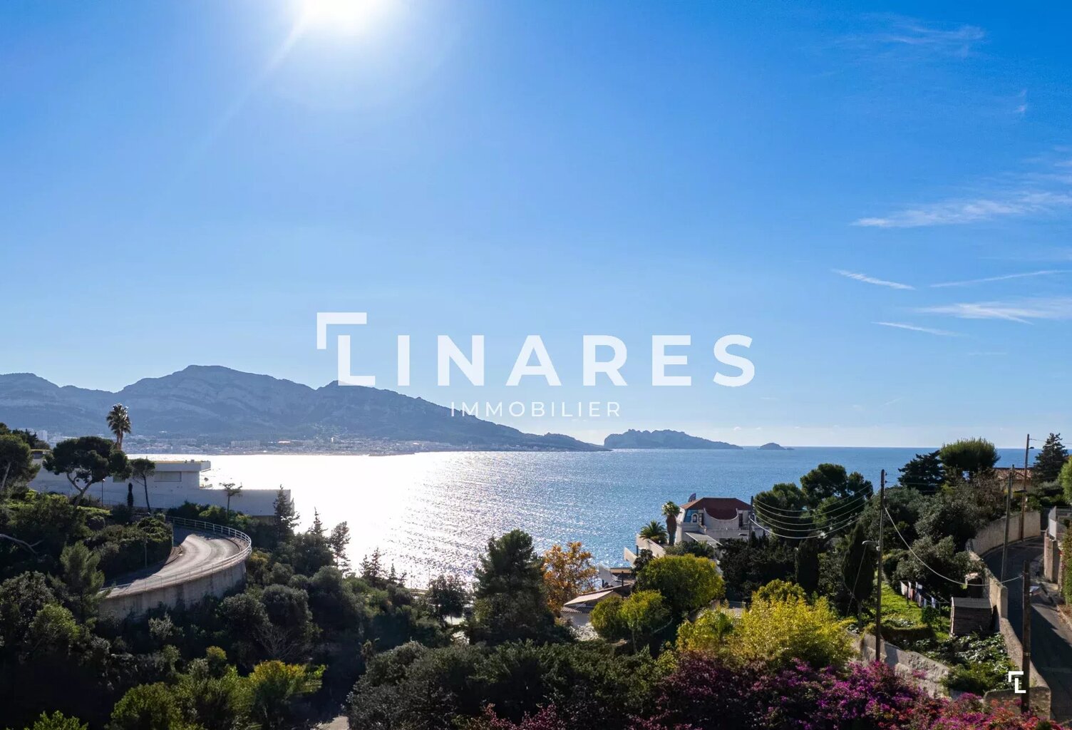LA LUMINEUSE - Villa T9 de 400m2 - Vue mer - 13007 ROUCAS BLANC — photo 1