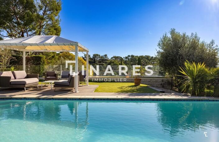 LA LUMINEUSE - Villa T9 de 400m2 - Vue mer - 13007 ROUCAS BLANC — photo 2