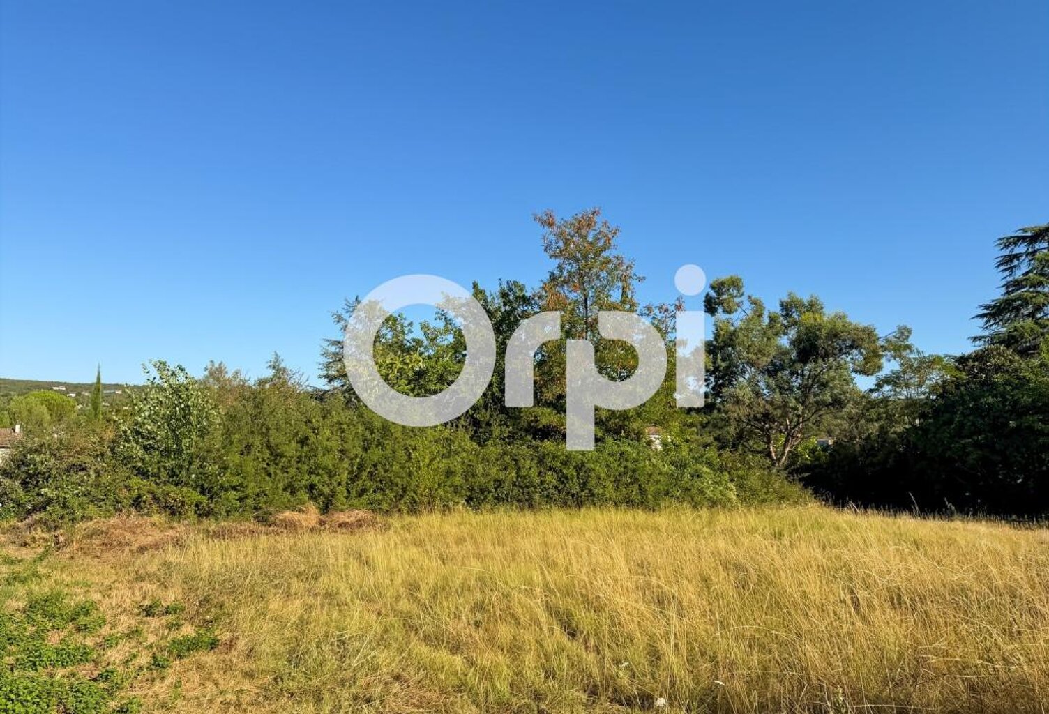 Terrain constructible de 813 m² accès à pied du centre de Ruoms — photo 1