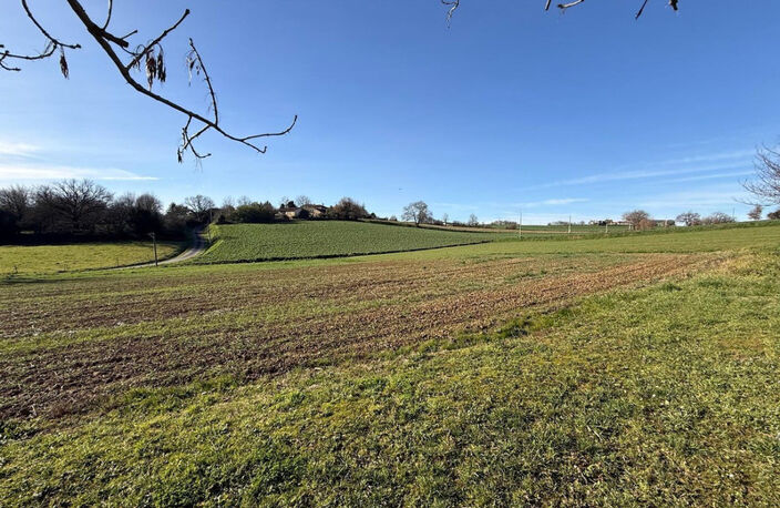 Dpt Hautes Pyrénées (65), à vendre SADOURNIN corps de ferme avec maison T6 de 125m² + grandes dépendances attenantes sur 8280 m² de terrain, au calme — photo 3