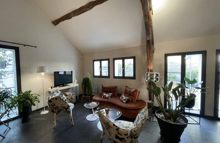PRODUIT UNIQUE SUR SAUMUR CENTRE 115 m2 HABITABLE 3 CHAMBRES  80M2 DE TERRASSE 1 PLACE DE PARKING PRIVATIVE — photo 2