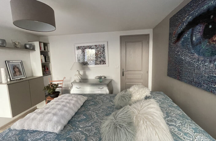 PRODUIT UNIQUE SUR SAUMUR CENTRE 115 m2 HABITABLE 3 CHAMBRES  80M2 DE TERRASSE 1 PLACE DE PARKING PRIVATIVE — photo 4