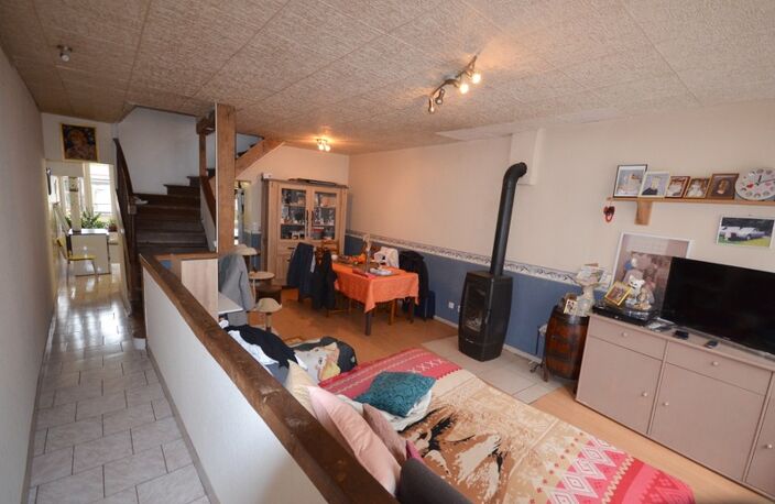 NEUILLY SAINT FRONT (02) Maison à vendre de 5 pièces avec beau terrain, dépendance et grand carport — photo 2