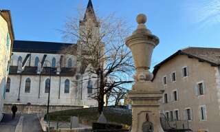 Maison 10 Pièces 280 m² à vendre à Gex (01170)