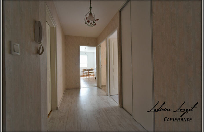 Appartement à vendre 5 pièces CHATEAU-THIERRY (02) Centre ville – 103m2 – 3 chambres – 1 place de parking sous-sol – vue sur la Marne — photo 2