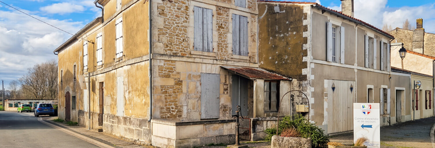 Maison 12 Pièces 220 m² à vendre à Brizambourg (17770)