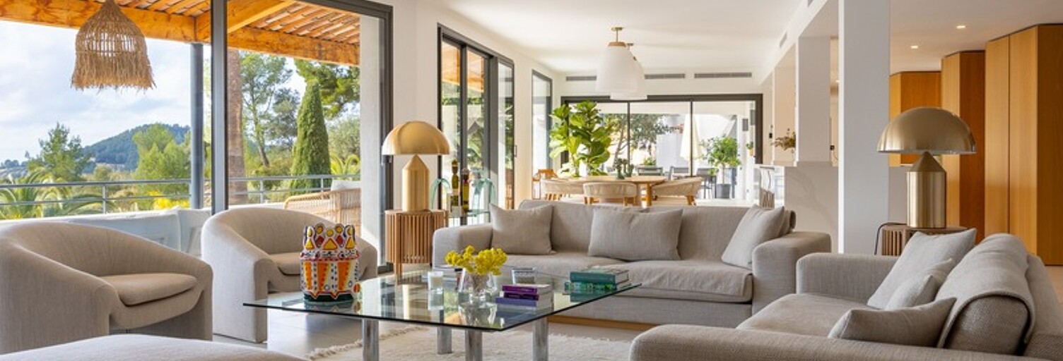 Maison 8 Pièces 450 m² à vendre à Saint-Cyr-sur-Mer (83270)