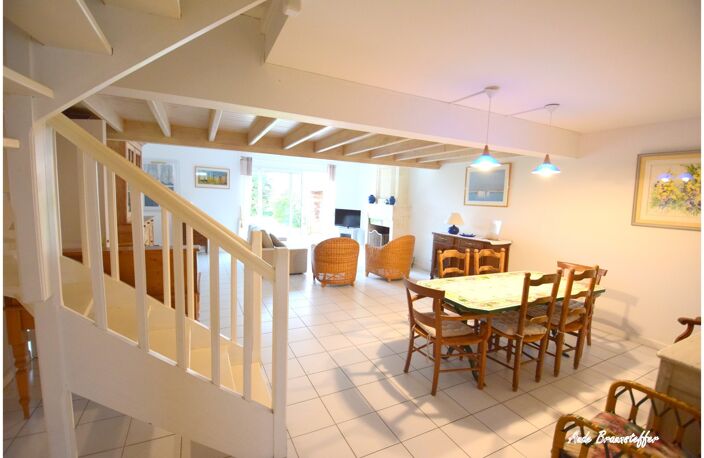 Maison à vendre 5 pièces SAINT MARTIN DE RE (17): Maison familiale lumineuse au calme, proche commerces et plage — photo 4