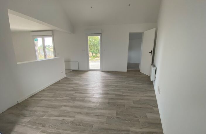 THOUARS  Maison de plain pied rénovée avec possibilité de dépendance de 35m2 — photo 2