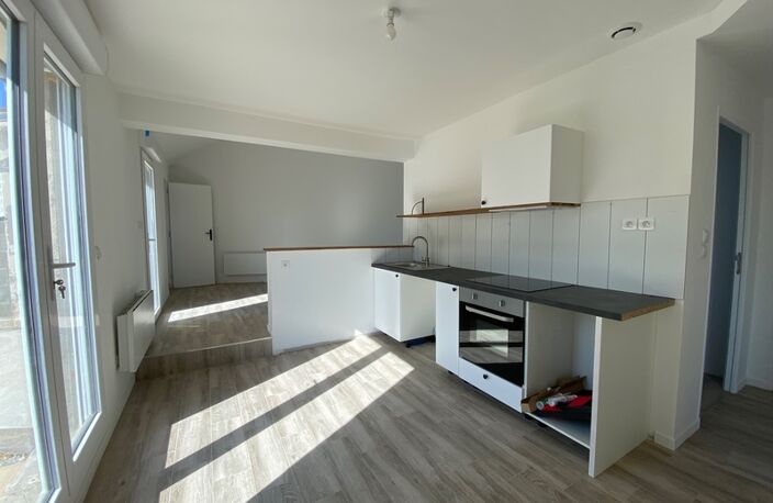 THOUARS  Maison de plain pied rénovée avec possibilité de dépendance de 35m2 — photo 3