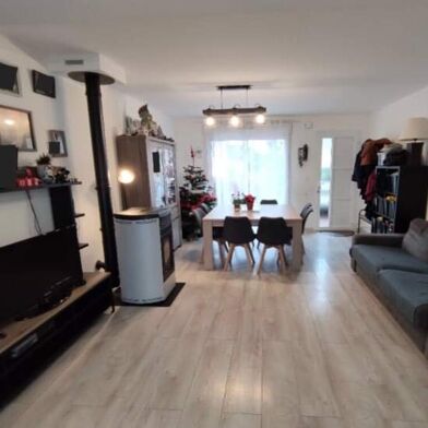 Maison 6 pièces 820 €