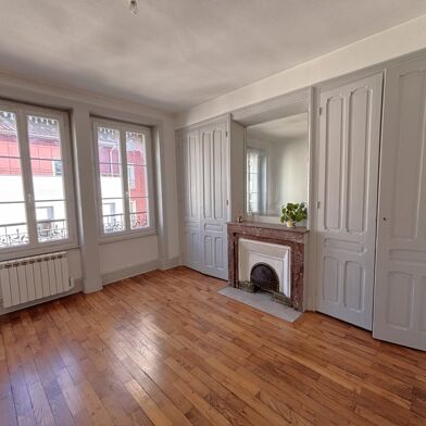 Appartement 3 pièces 970 €
