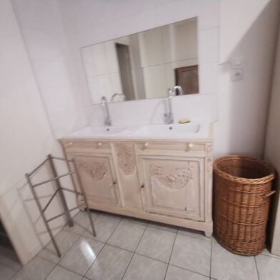 Appartement 5 pièces 530 €